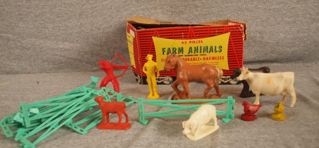 Auburn Rubber partial farm animal set with box, da: Auburn Rubber partial farm animal set with box, damage to box