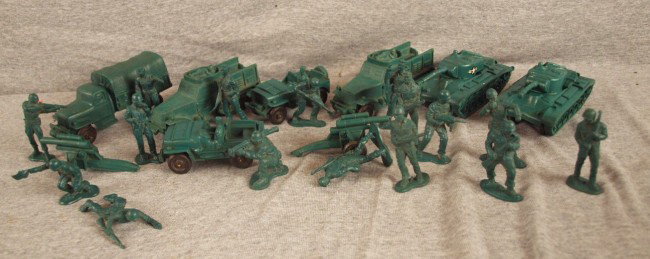 Auburn Rubber lot of Army vehicles and soldiers: Auburn Rubber lot of Army vehicles and soldiers