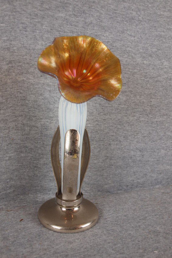 Lundberg Studios gold and opalescent iridescent a: Lundberg Studios gold and opalescent iridescent art glass single lily epergne with metal holder, 11"