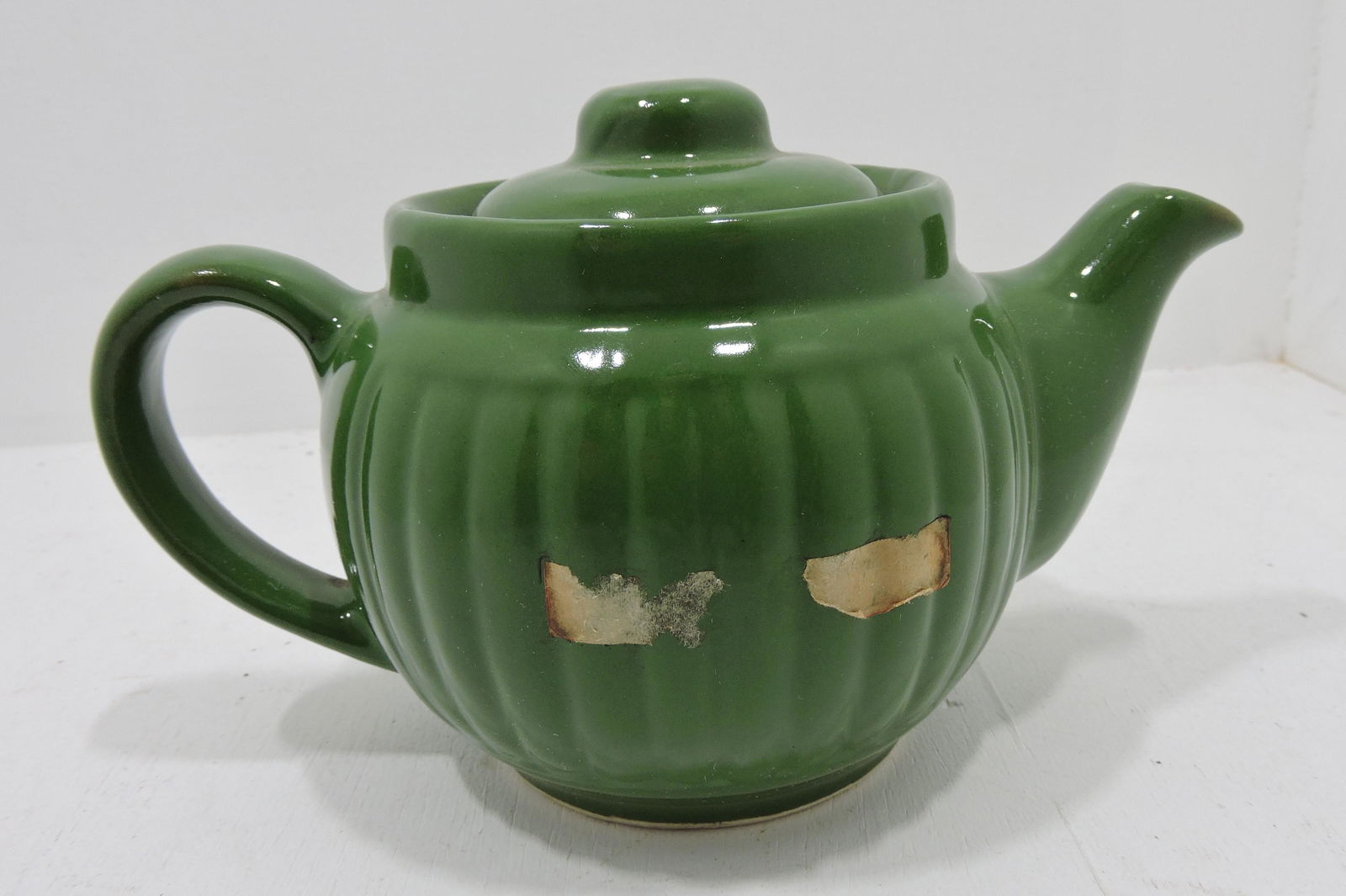 Hall China Everson ribbed sample (1 of 2)