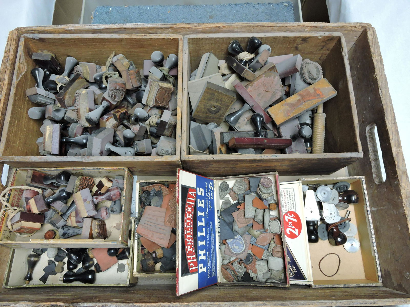 Hall China wooden dish create full of (1 of 1)