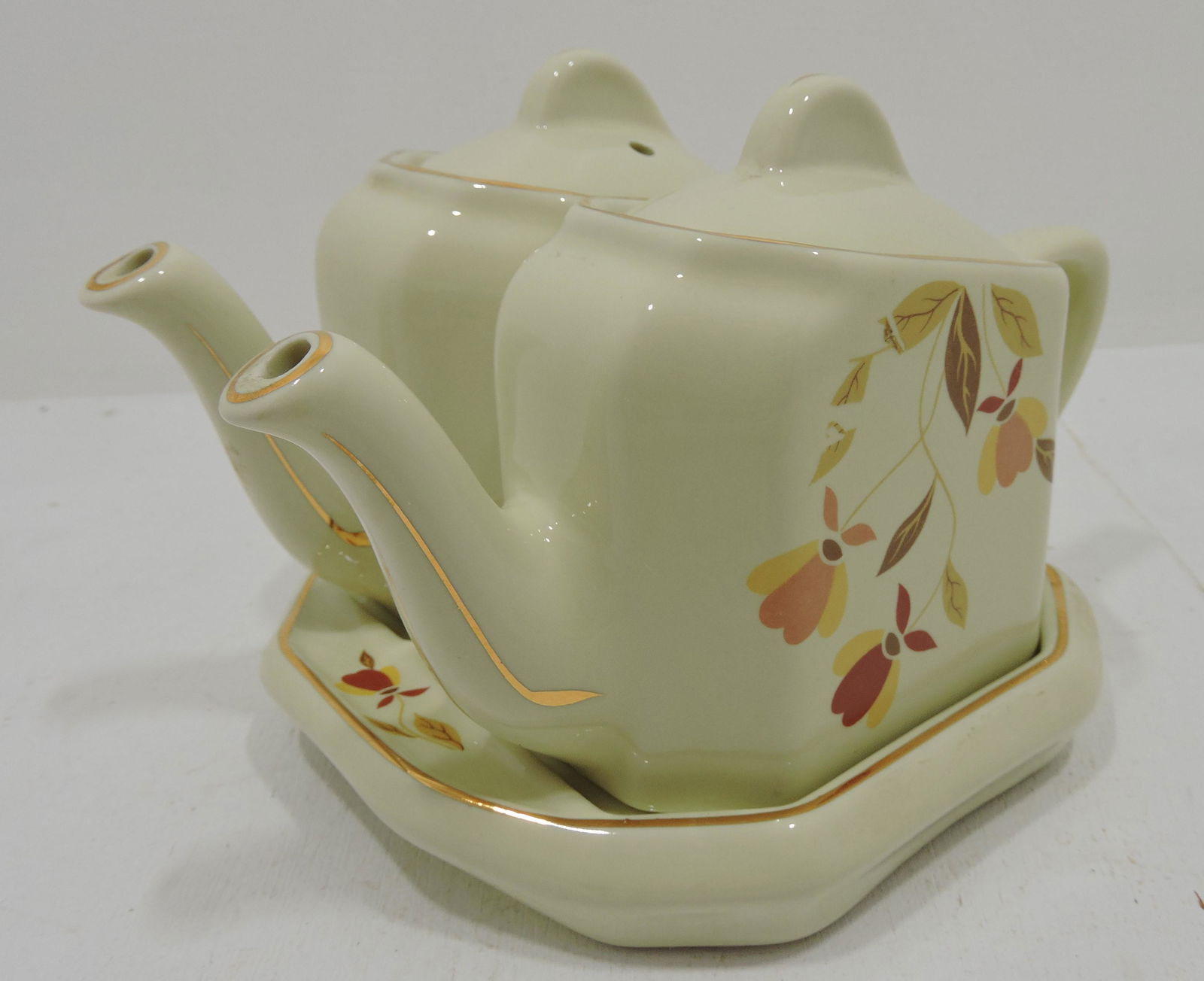 Hall China Autumn Leaf twin teapot (1 of 1)