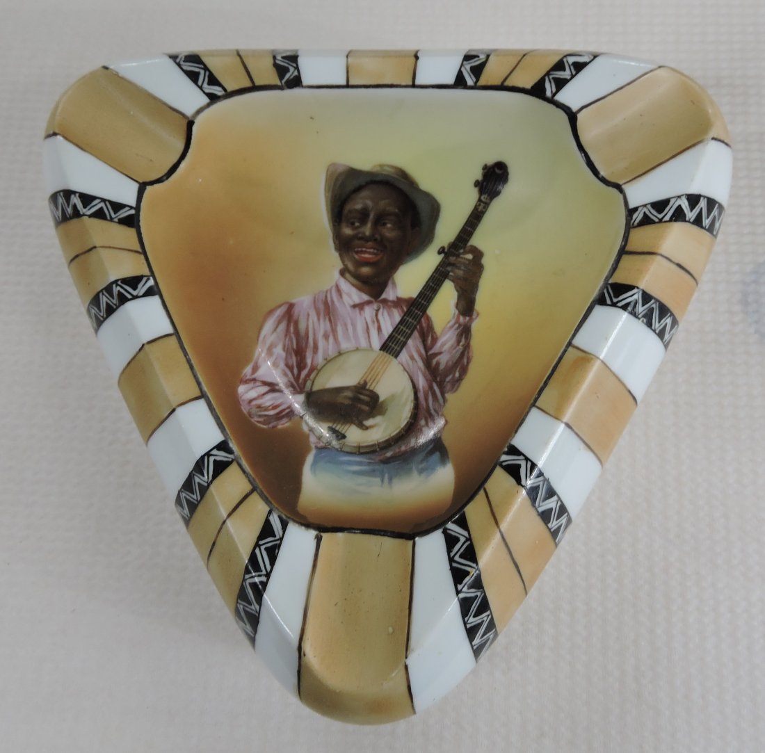 Black Americana Nippon tri-corner ashtray: with banjo player
