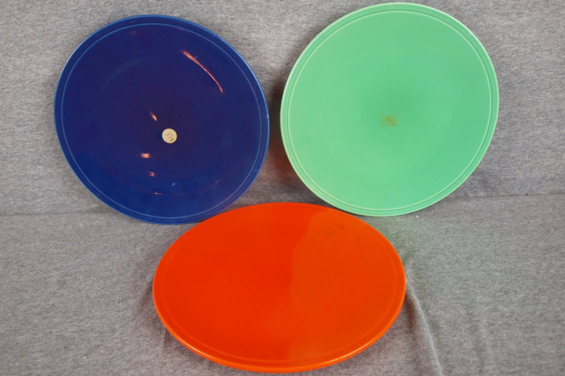 Fiesta Kitchen Kraft cakeplate group - cobalt, red: Fiesta Kitchen Kraft cakeplate group - cobalt, red and green