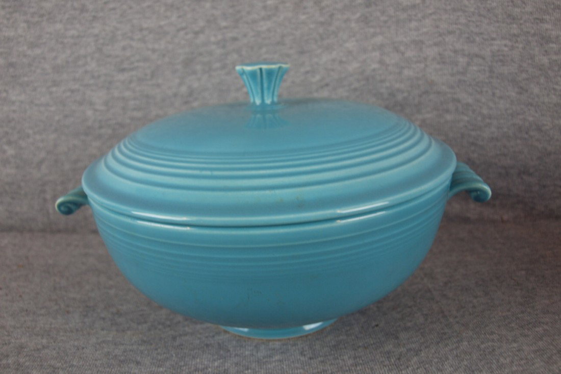 Fiesta turquoise casserole,nick to finial : Fiesta turquoise casserole,nick to finial