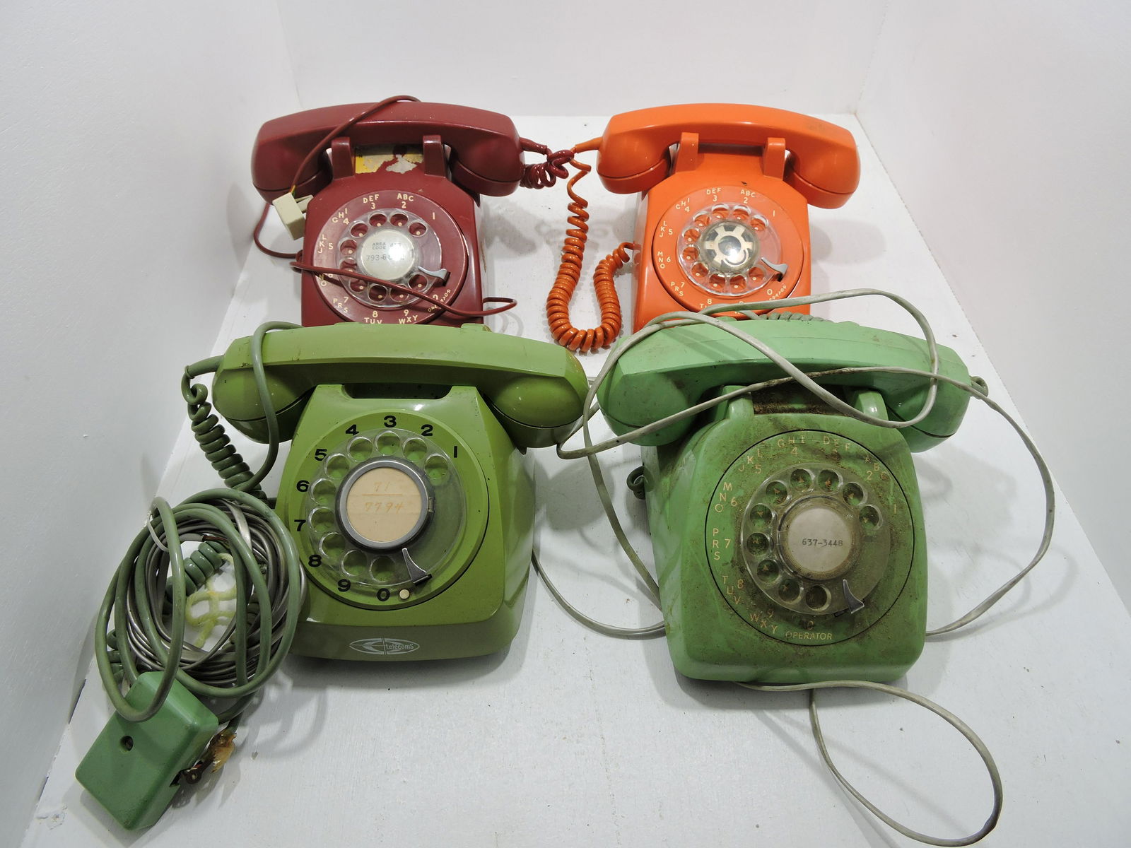 Lot of 4 rotary dial desk telephones, (1 of 1)