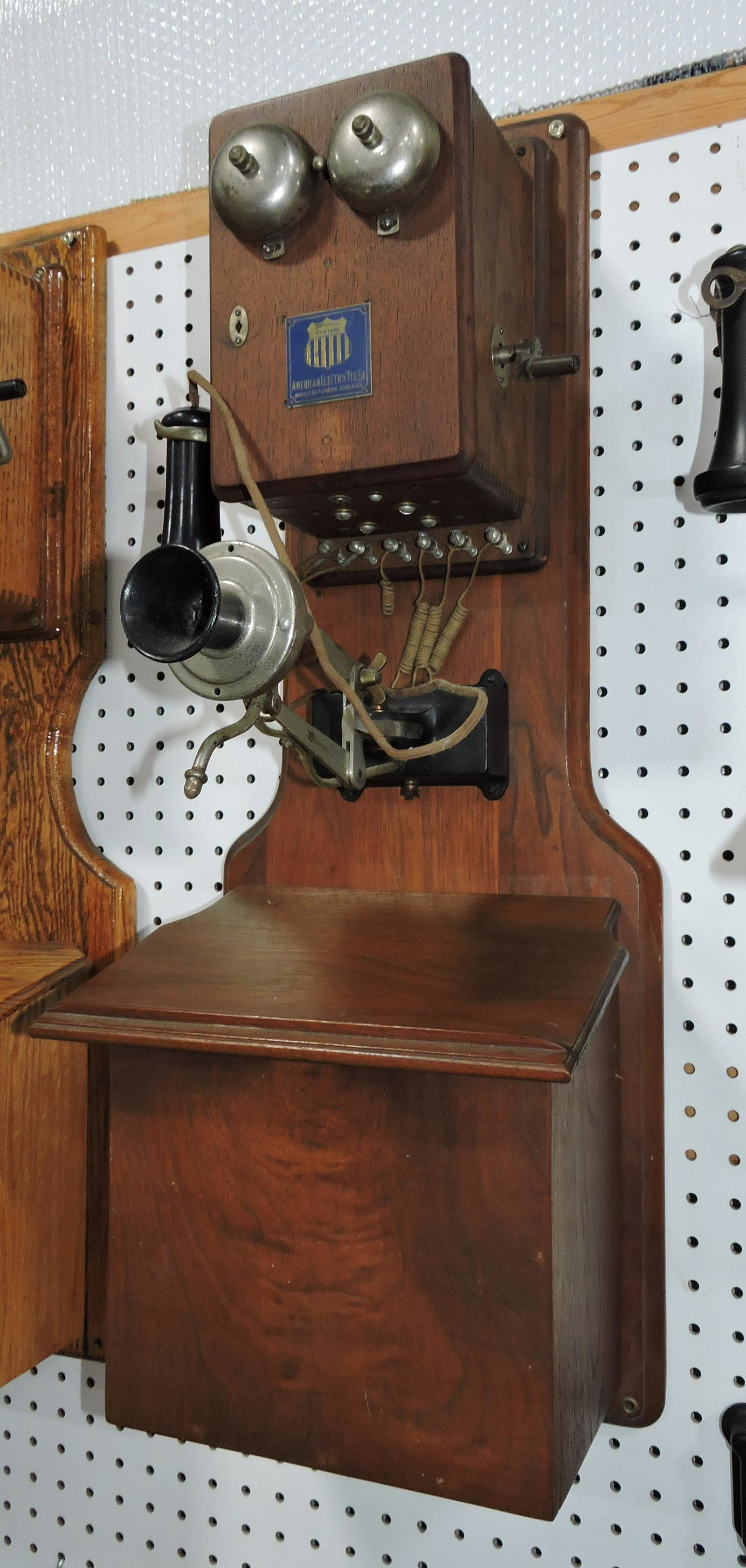 American Electric walnut double box (1 of 2)