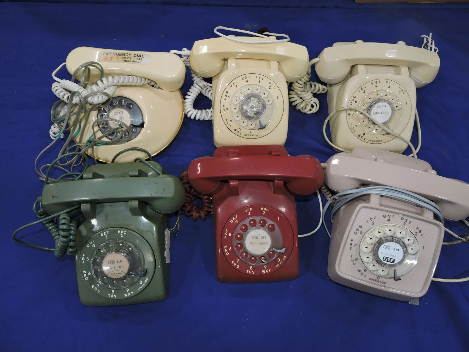 Lot of 6 rotary dial desk telephones (1 of 1)