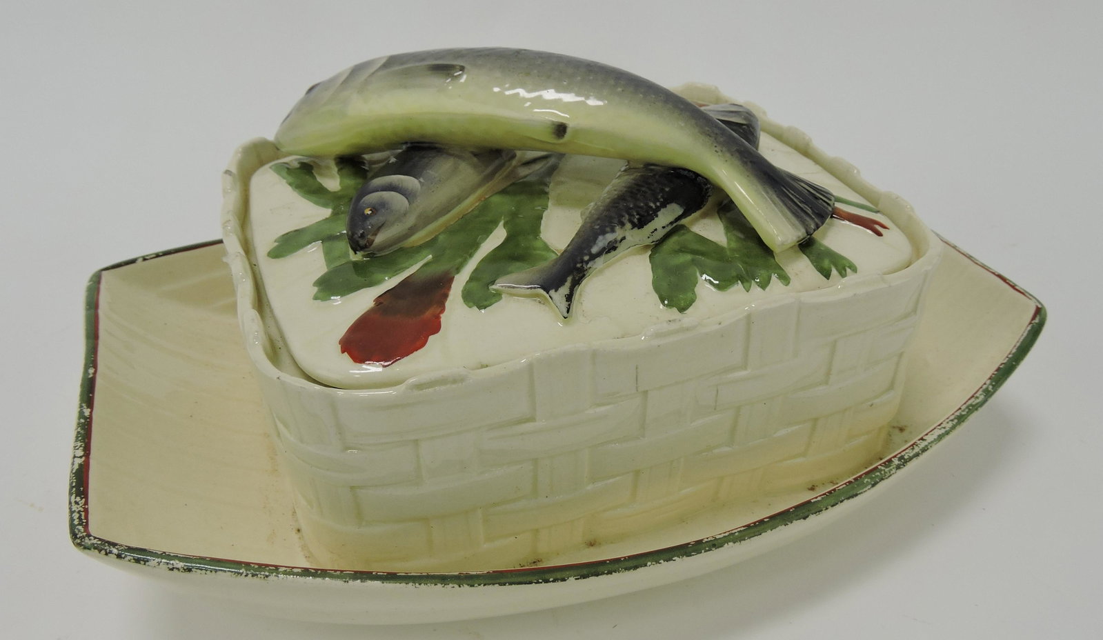 George Jones albino majolica sardine: box, 9"