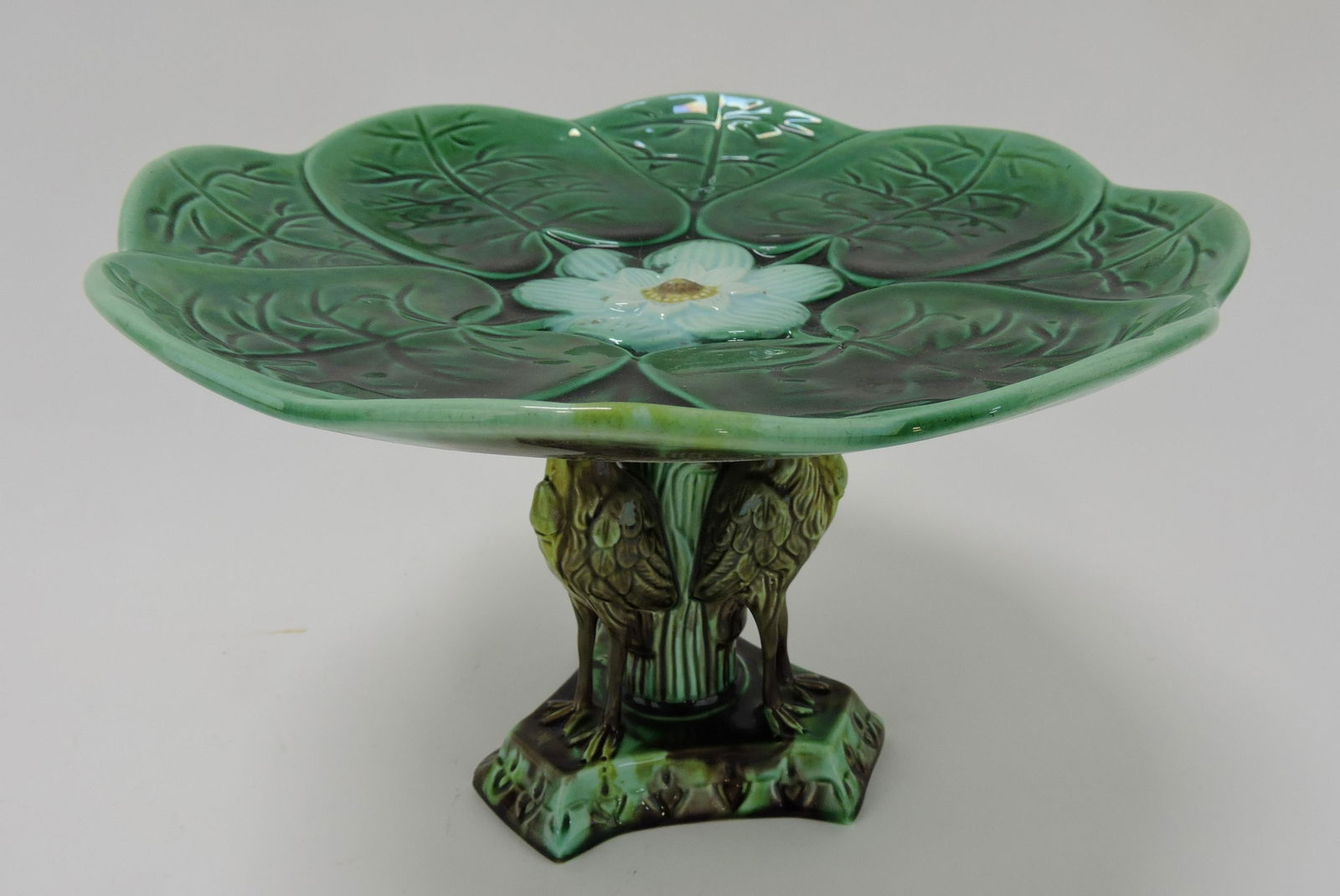Majolica pond lily cake stand with (1 of 1)