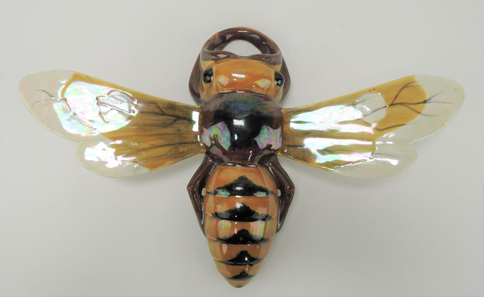 Sarreguemines iridescent majolica bee (1 of 1)