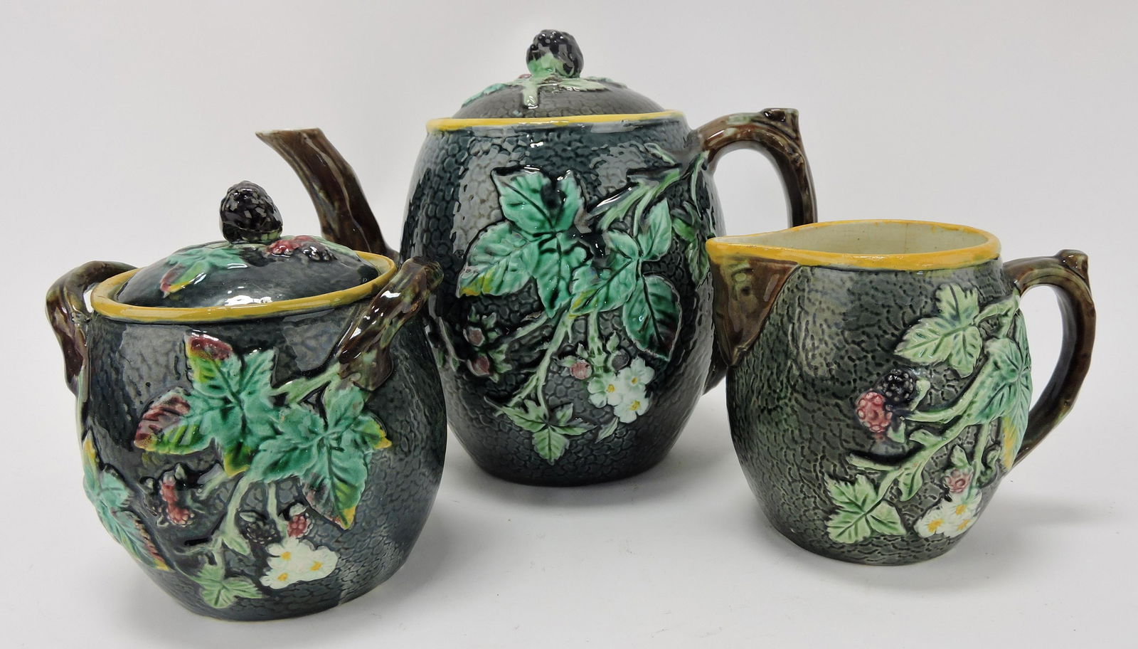 Majolica blackberry 3 pc tea set, various (1 of 1)