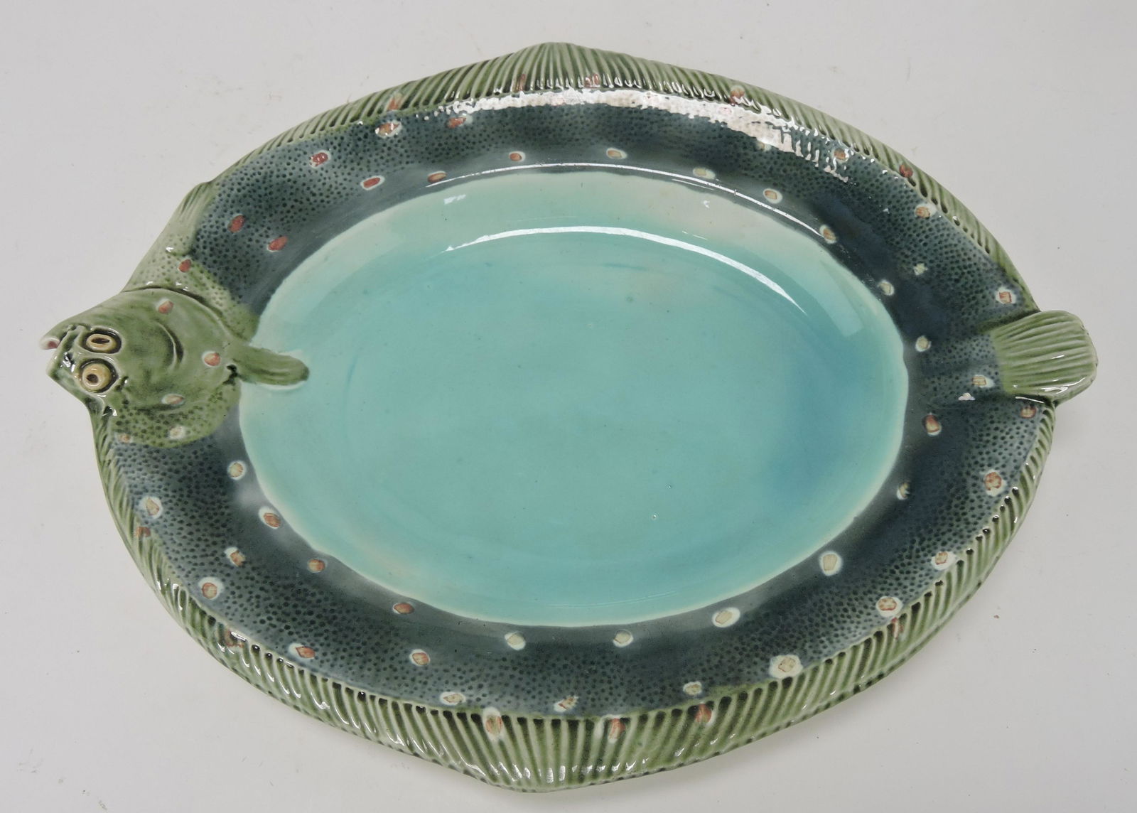 Wedgwood majolica fish tray, 11 1/2" (1 of 1)