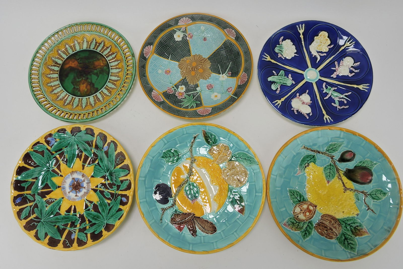 Wedgwood majolica lot of 6 plates: .