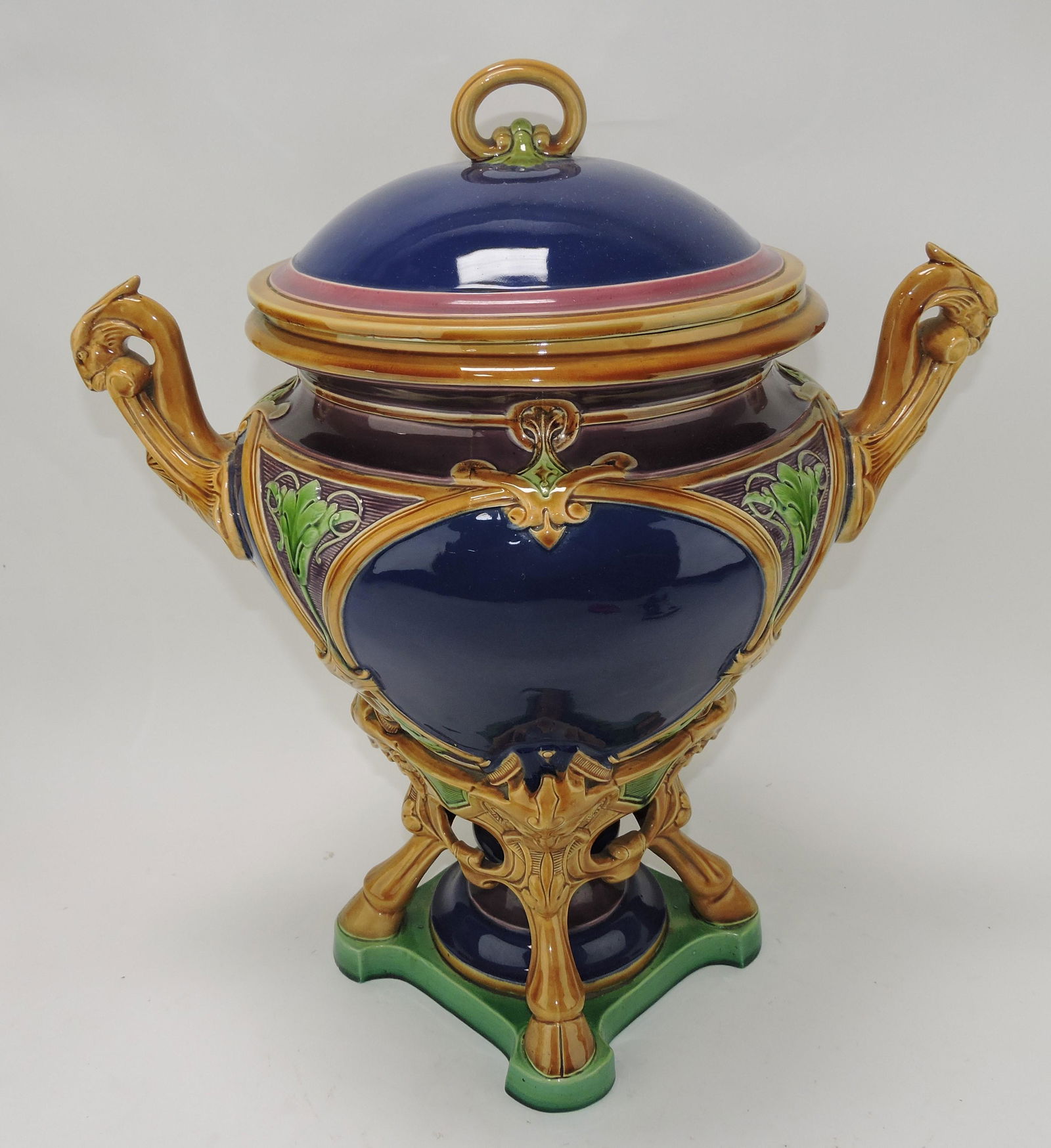Minton majolica large covered urn (1 of 2)