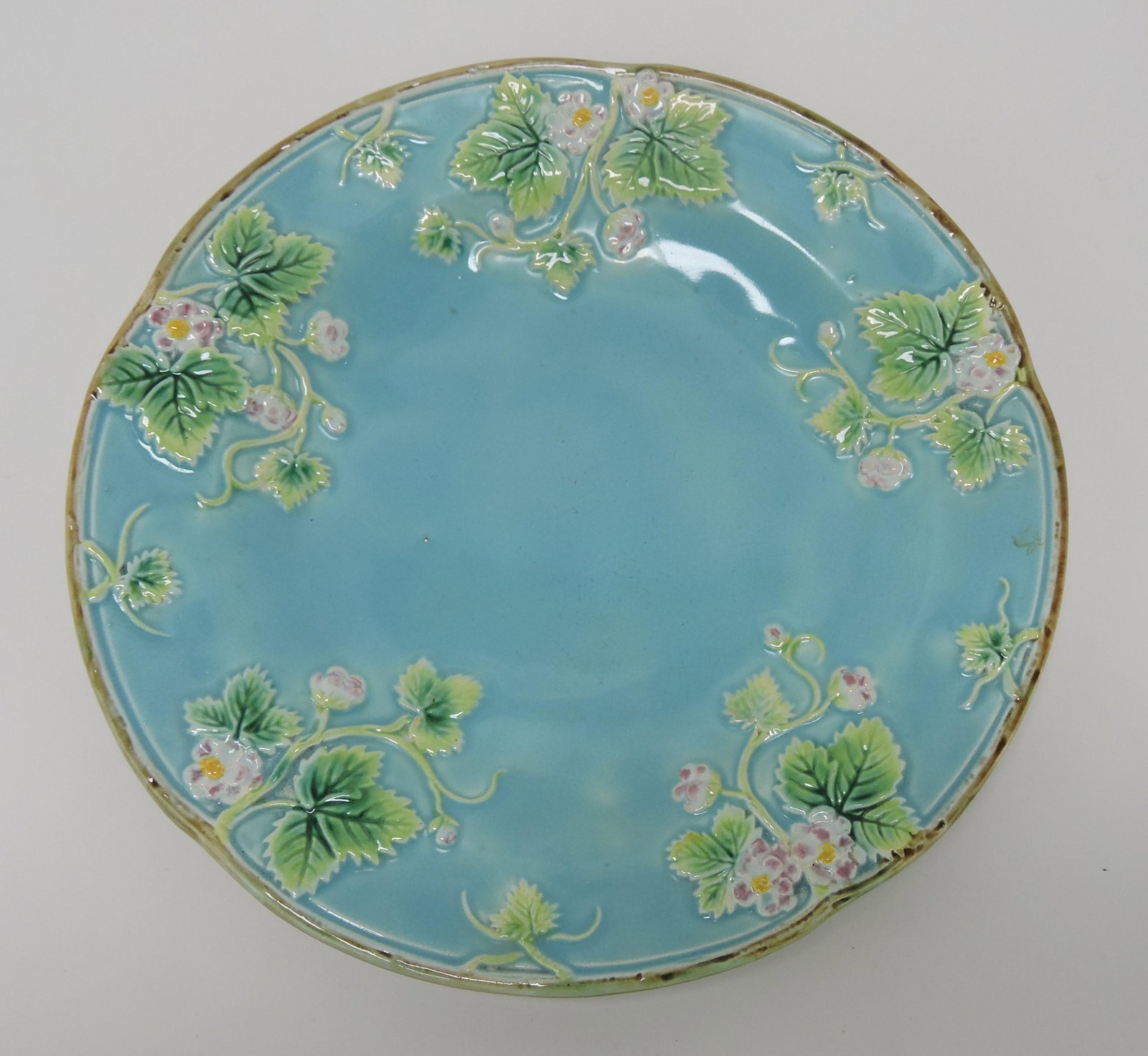 George Jones majolica strawberry: blossom plate, 8"