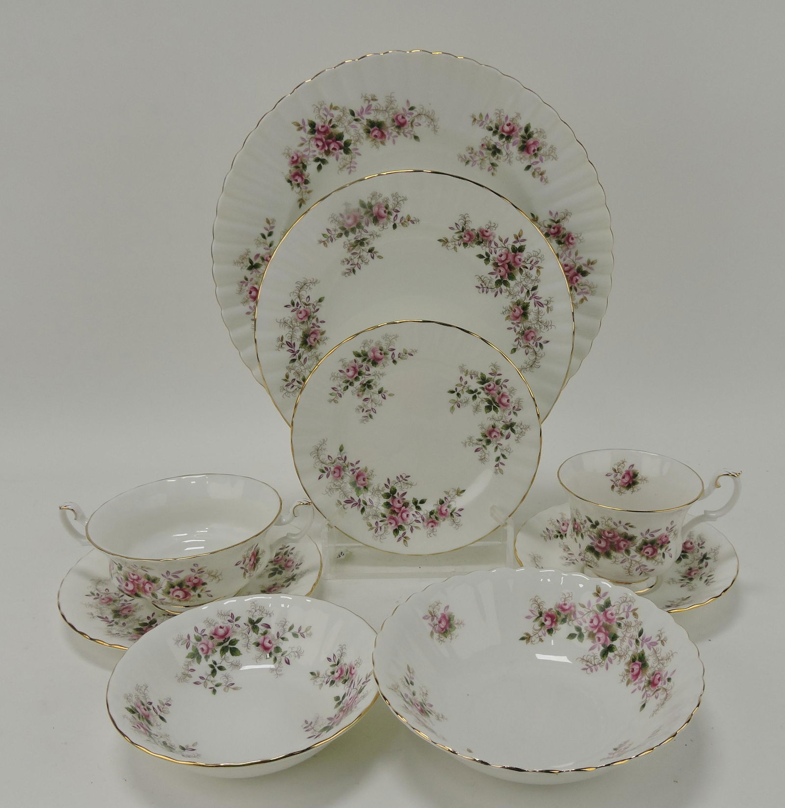 Royal Albert 'Lavender Rose' large set (1 of 4)