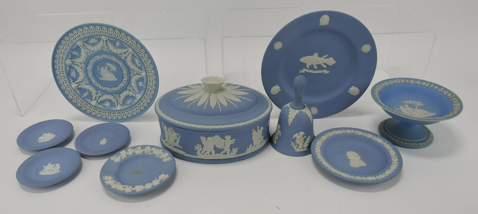Wedgwood light blue Jasperware: lot of 10 pieces