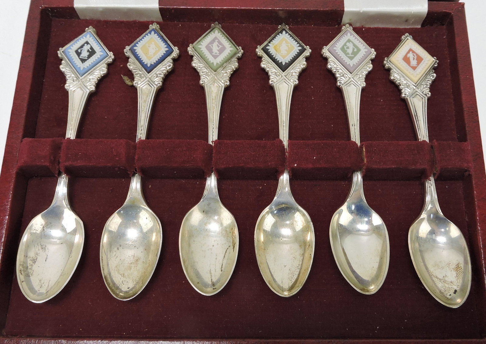 Wedgwood Jasperware 1977 Queens: Jubilee demitasse spoon set