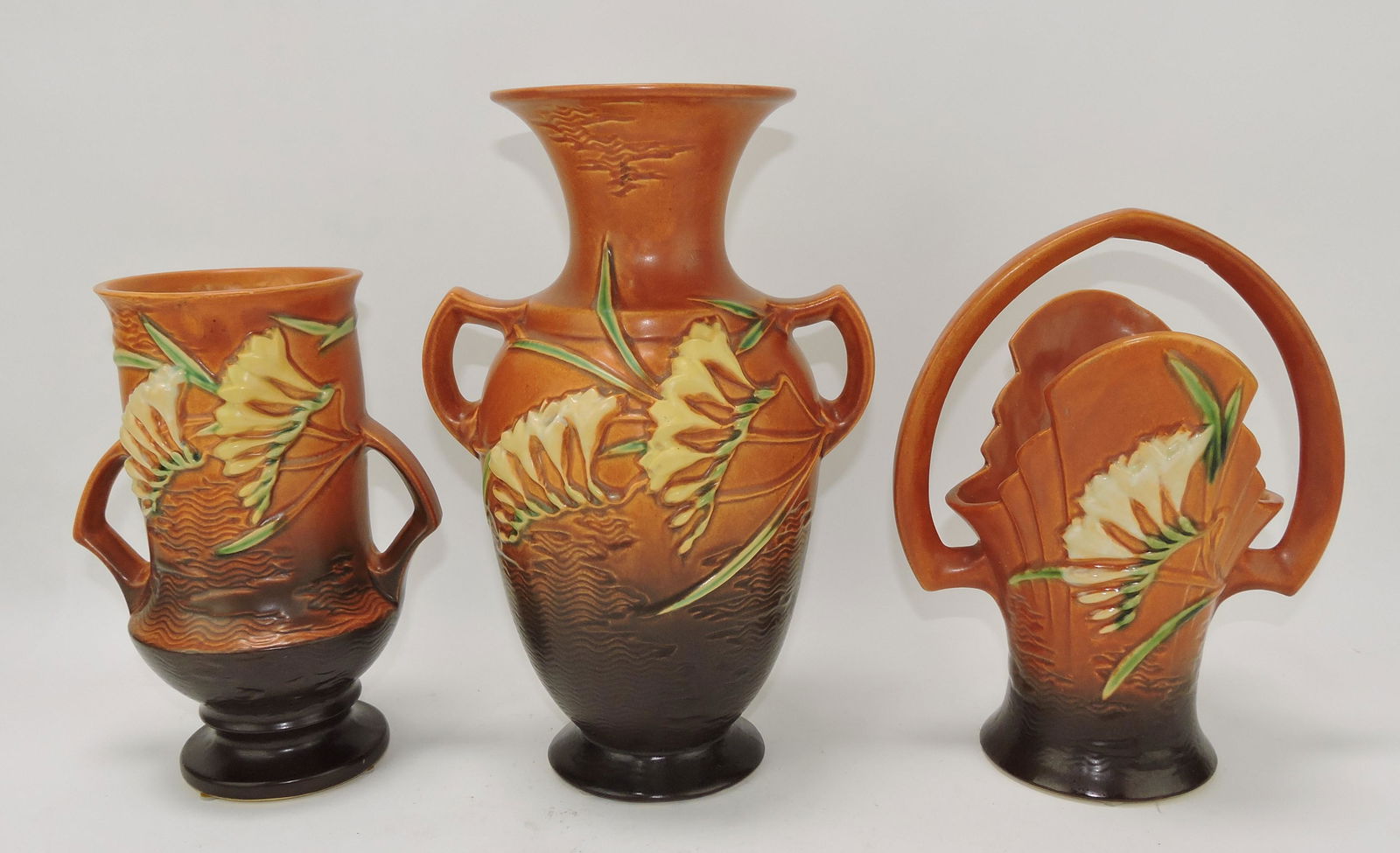 Roseville brown Freesia lot of (1 of 1)