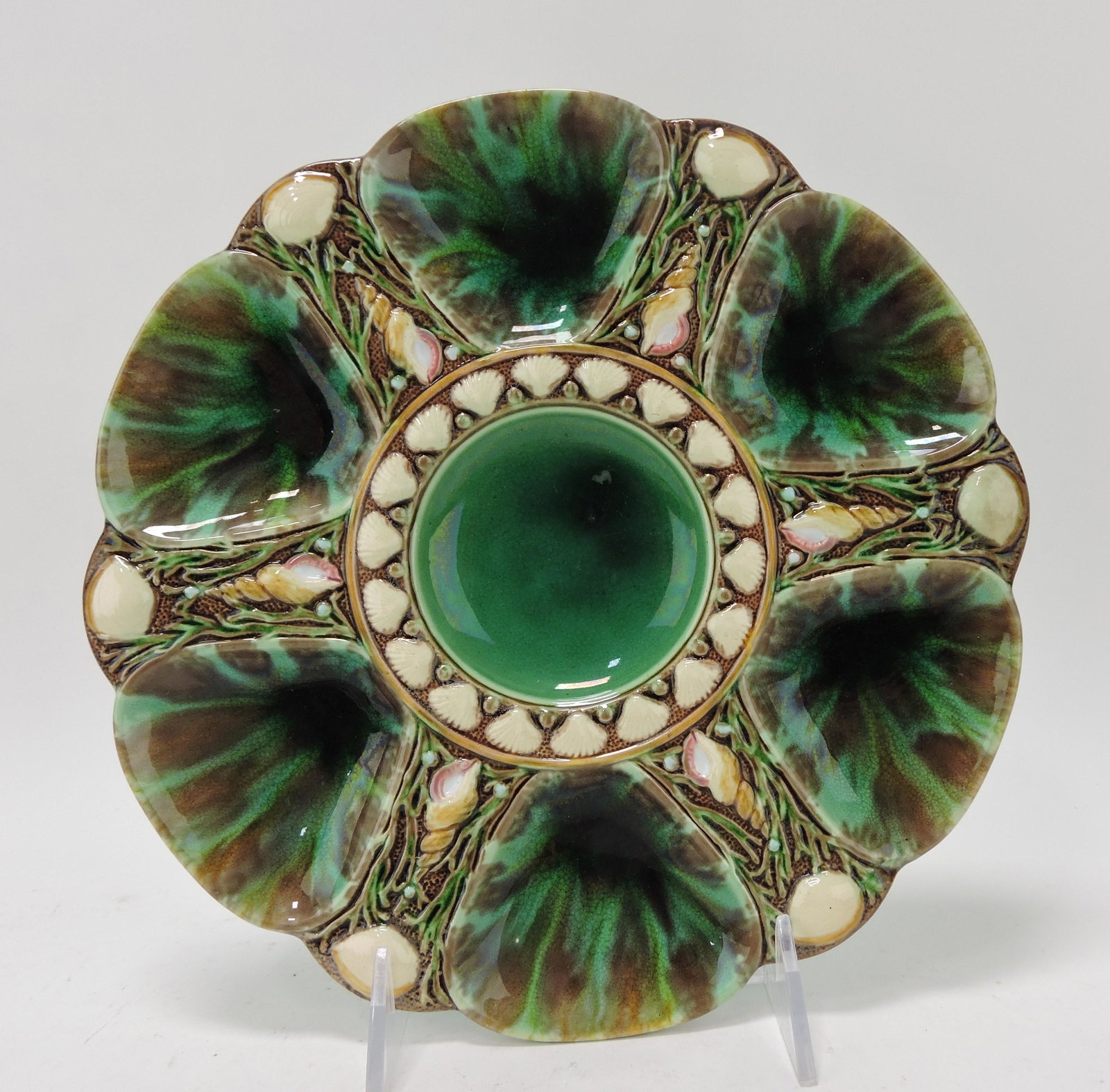 Minton majolica mottled six well oyster: plate, 9", shape no. 1323