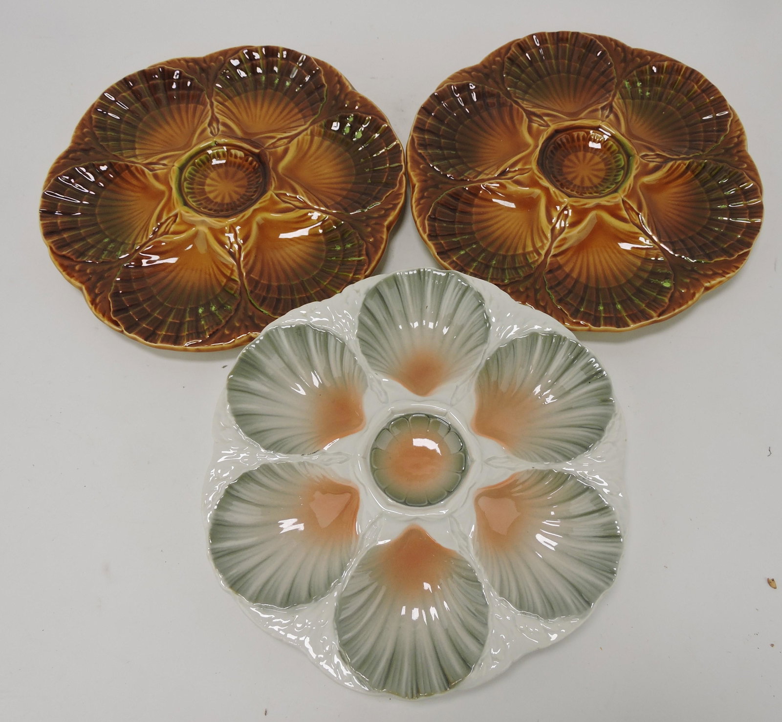 Sarreguemines lot of 3 majolica: oyster plates