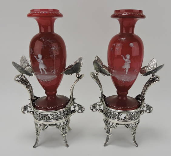 Pair of matching mantle vases, (1198) on Oct 13, 2022 Strawser