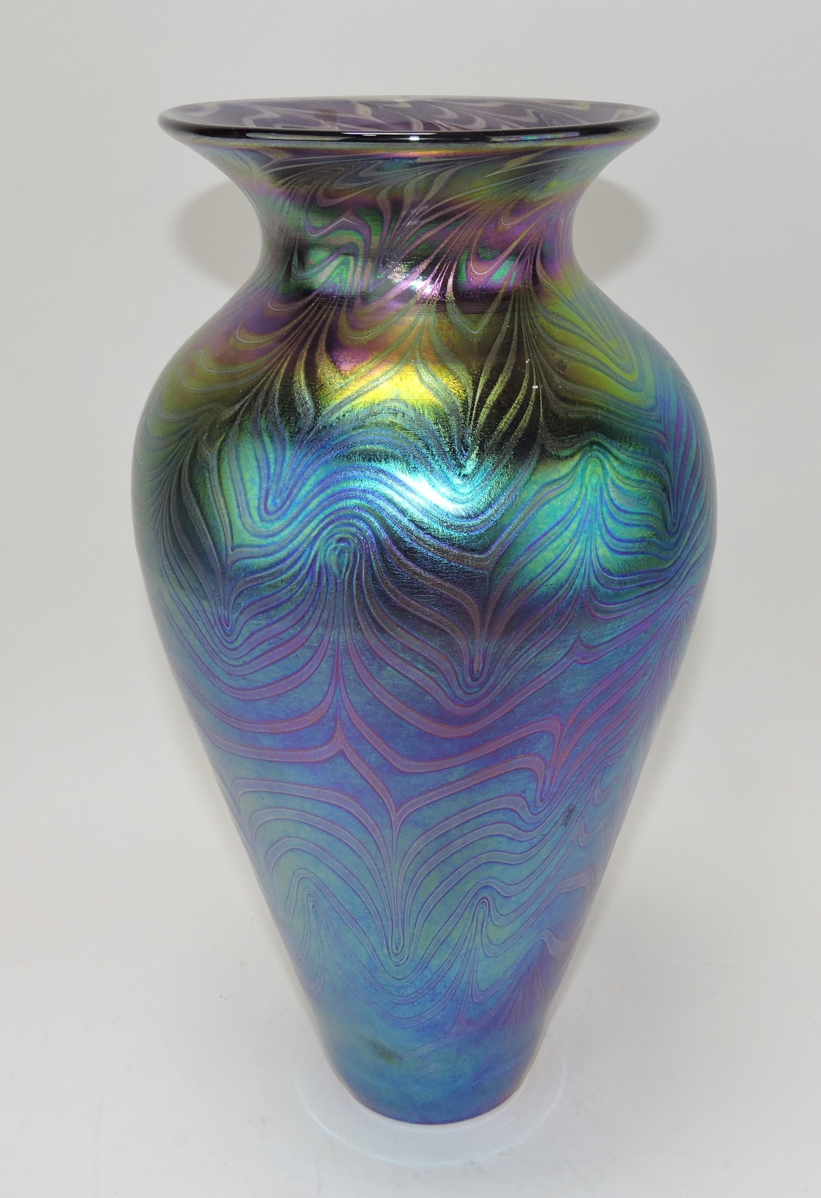 Mueller studio art glass 13" vase: .