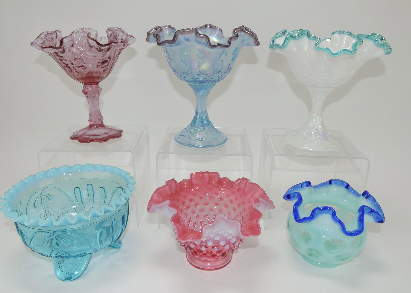 Fenton lot of 6 pieces: .