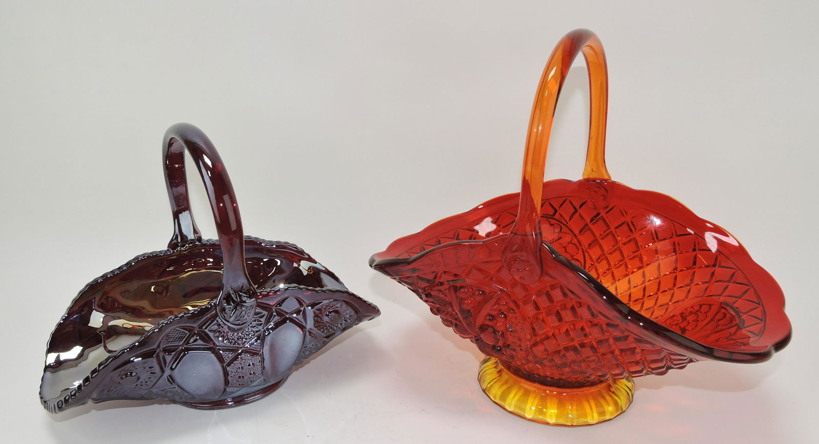 Lot of 2 glass baskets (1 of 1)