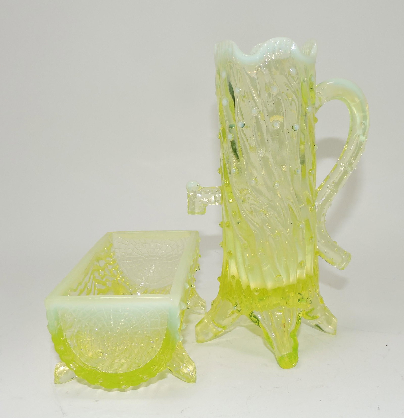 Vaseline opalescent Town Pump: and trough