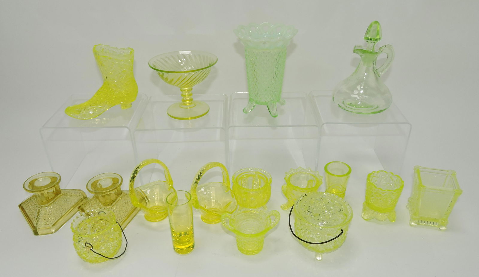 Vaseline glass lot of 17 pieces (1 of 1)