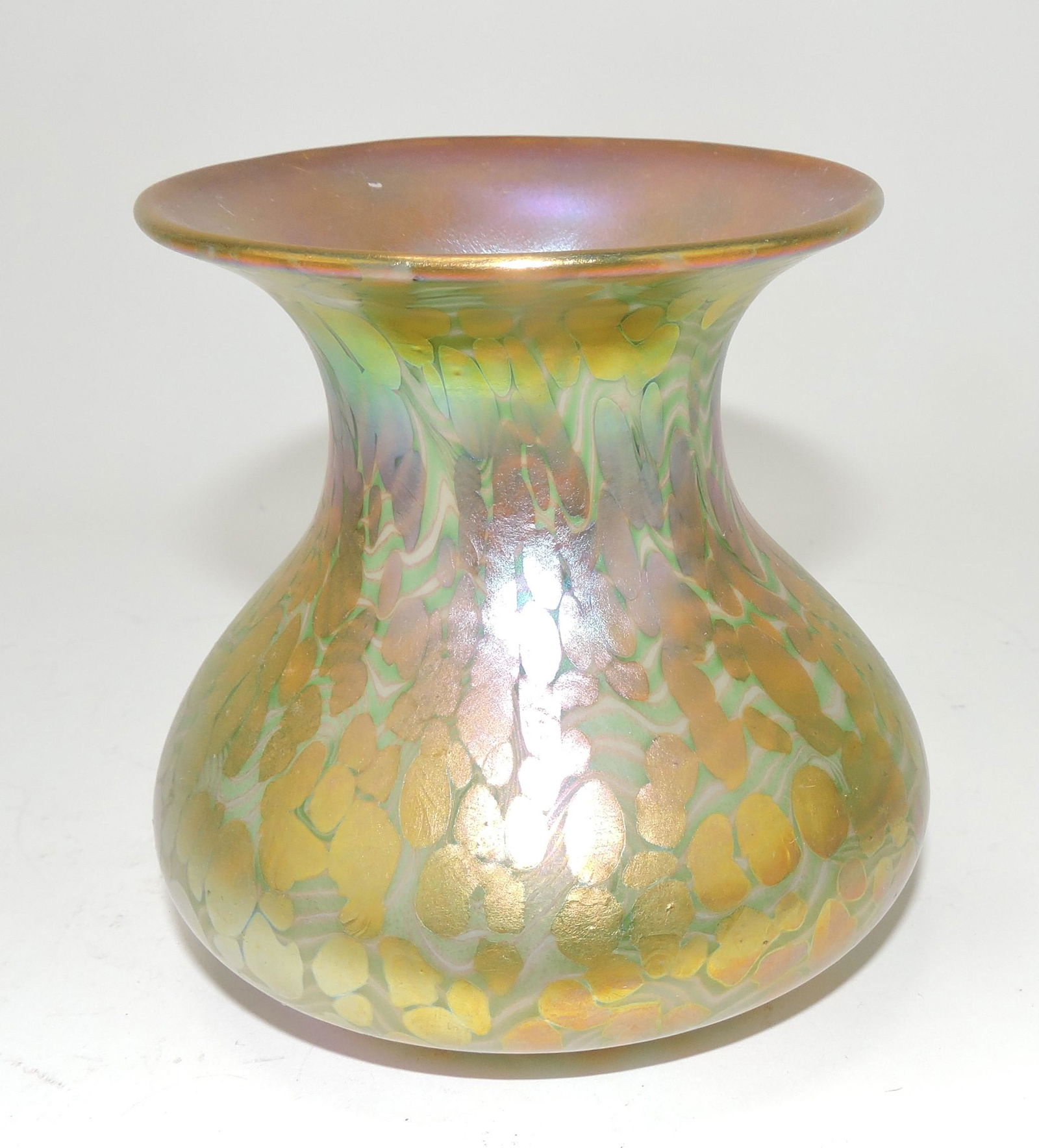 Quezal oil spot 4" art glass vase, (1 of 1)