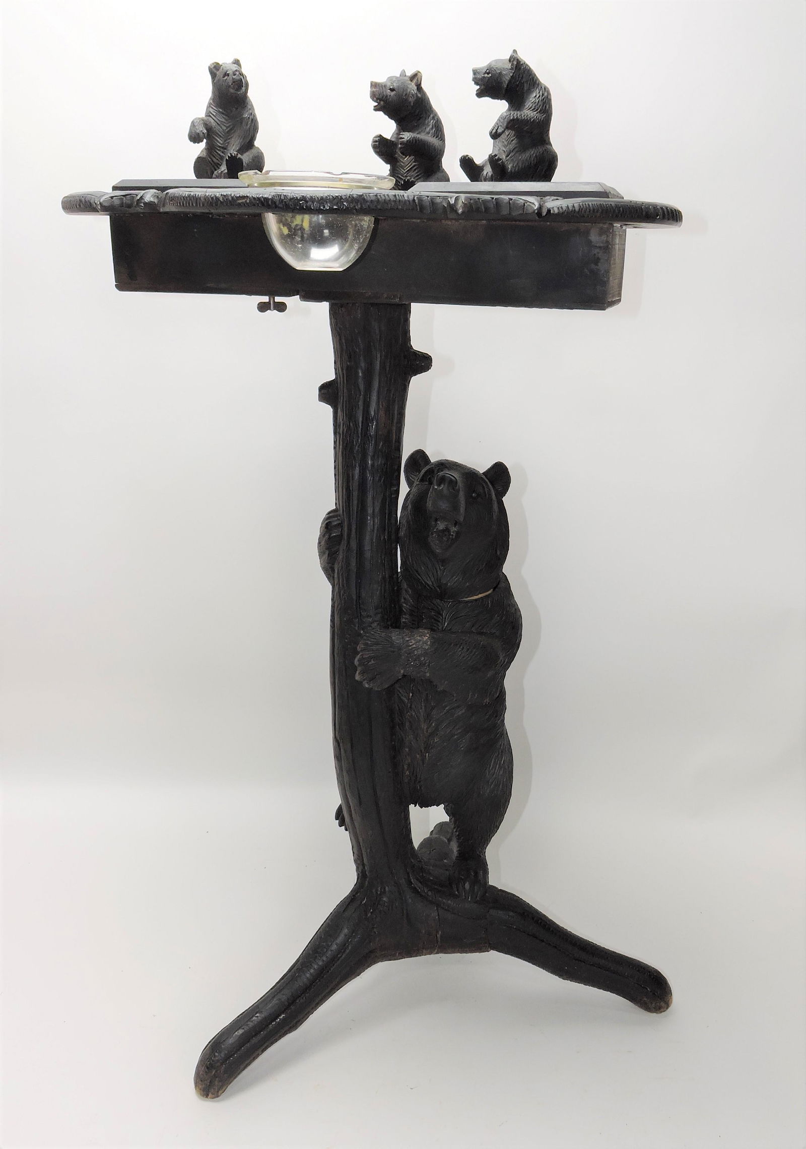 Black Forest carved bear smoking (1 of 4)