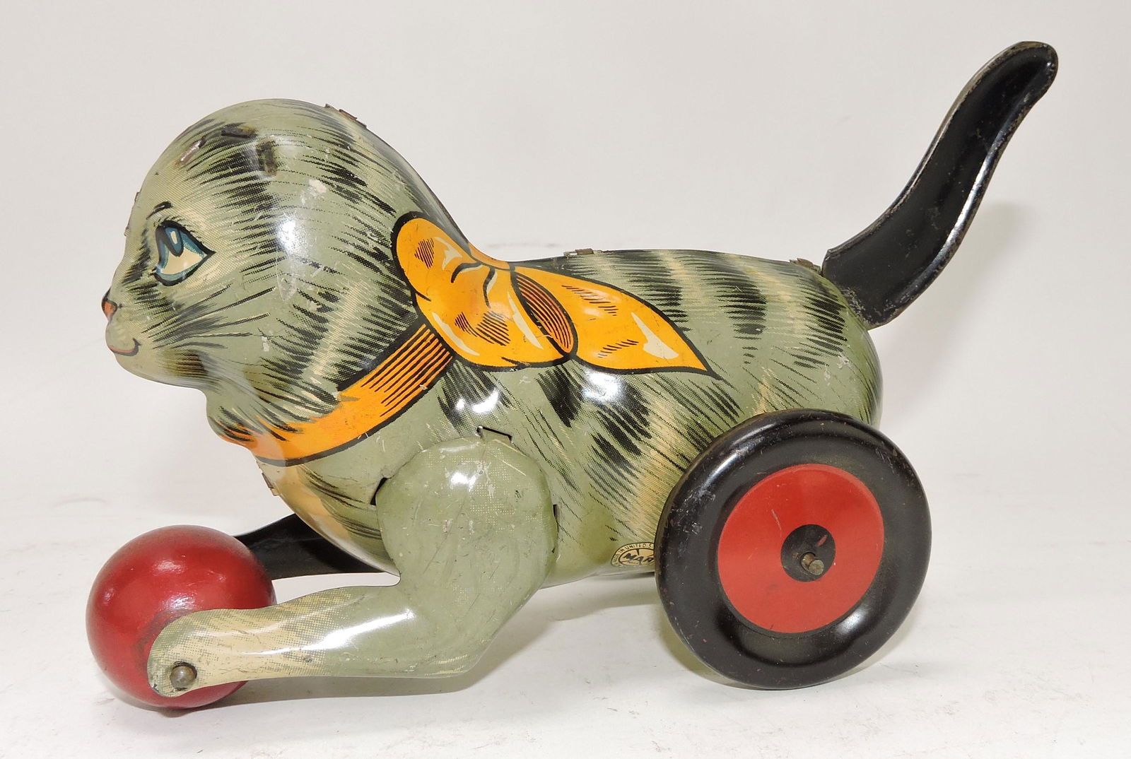 Marx tin lithograph cat with ball (1 of 2)
