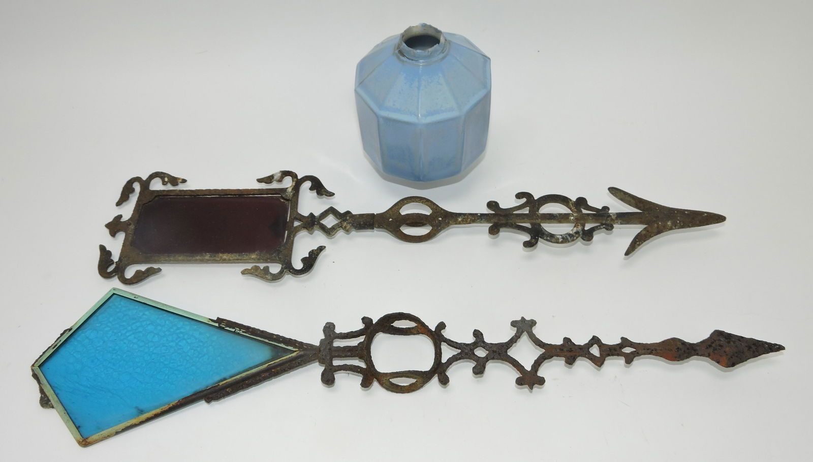 Lot of 2 weathervane arrows and (1 of 1)