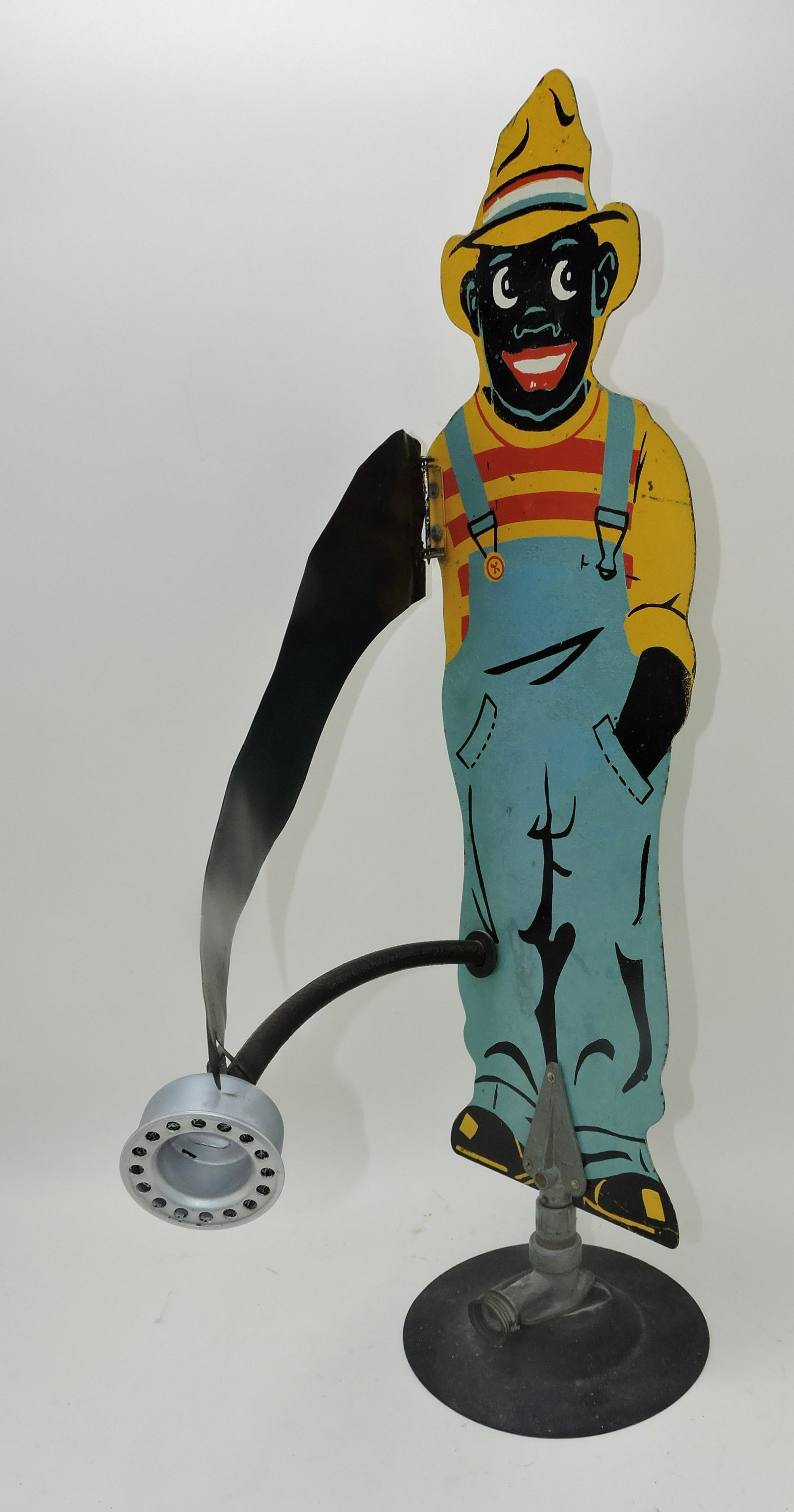 Black Americana 30" lawn sprinkler: .
