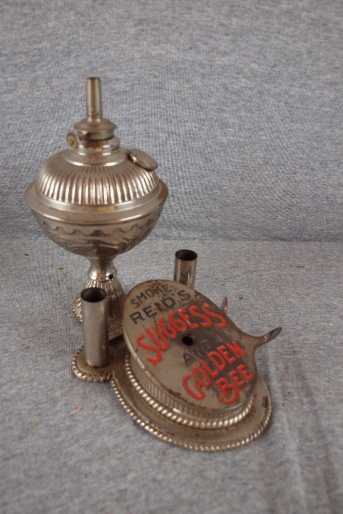 Advertising cigar lighter and cutter, "Smoke Reid': Advertising cigar lighter and cutter, "Smoke Reid's Suggess and Golden Bee"