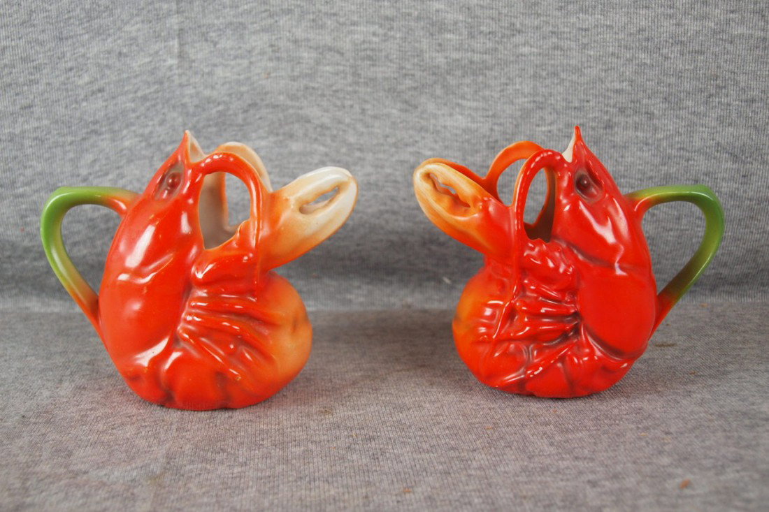 Royal Bayreuth lot of 2 lobster creamers, 4" : Royal Bayreuth lot of 2 lobster creamers, 4"