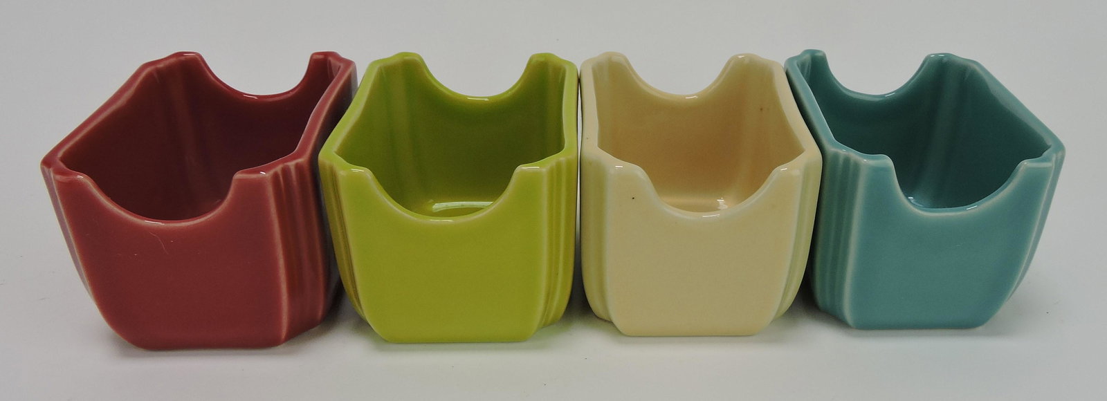 Fiesta Post 86 lot of 4 sugar: packet holders