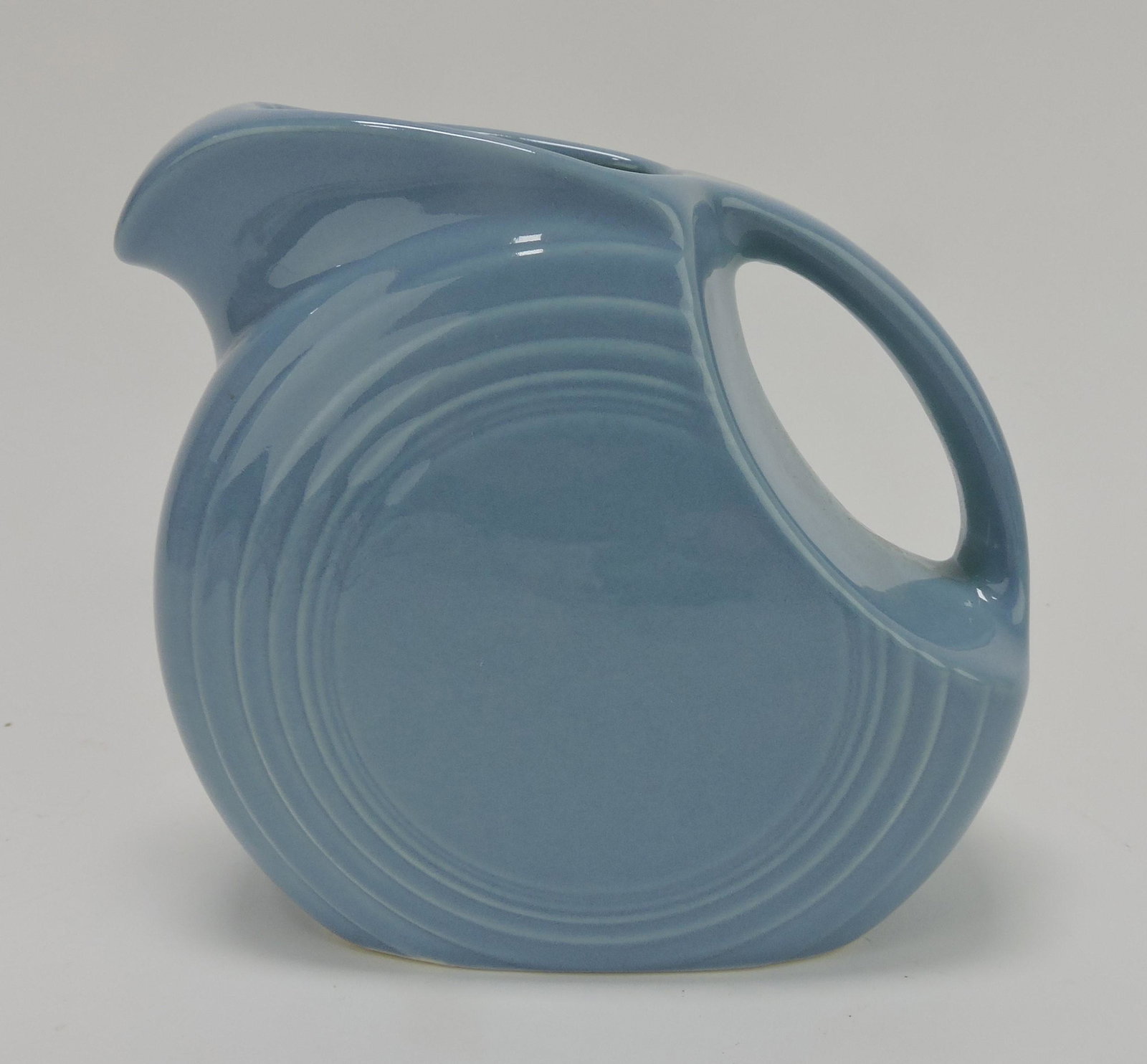 Fiesta Post 86 disc juice pitcher, (1 of 2)