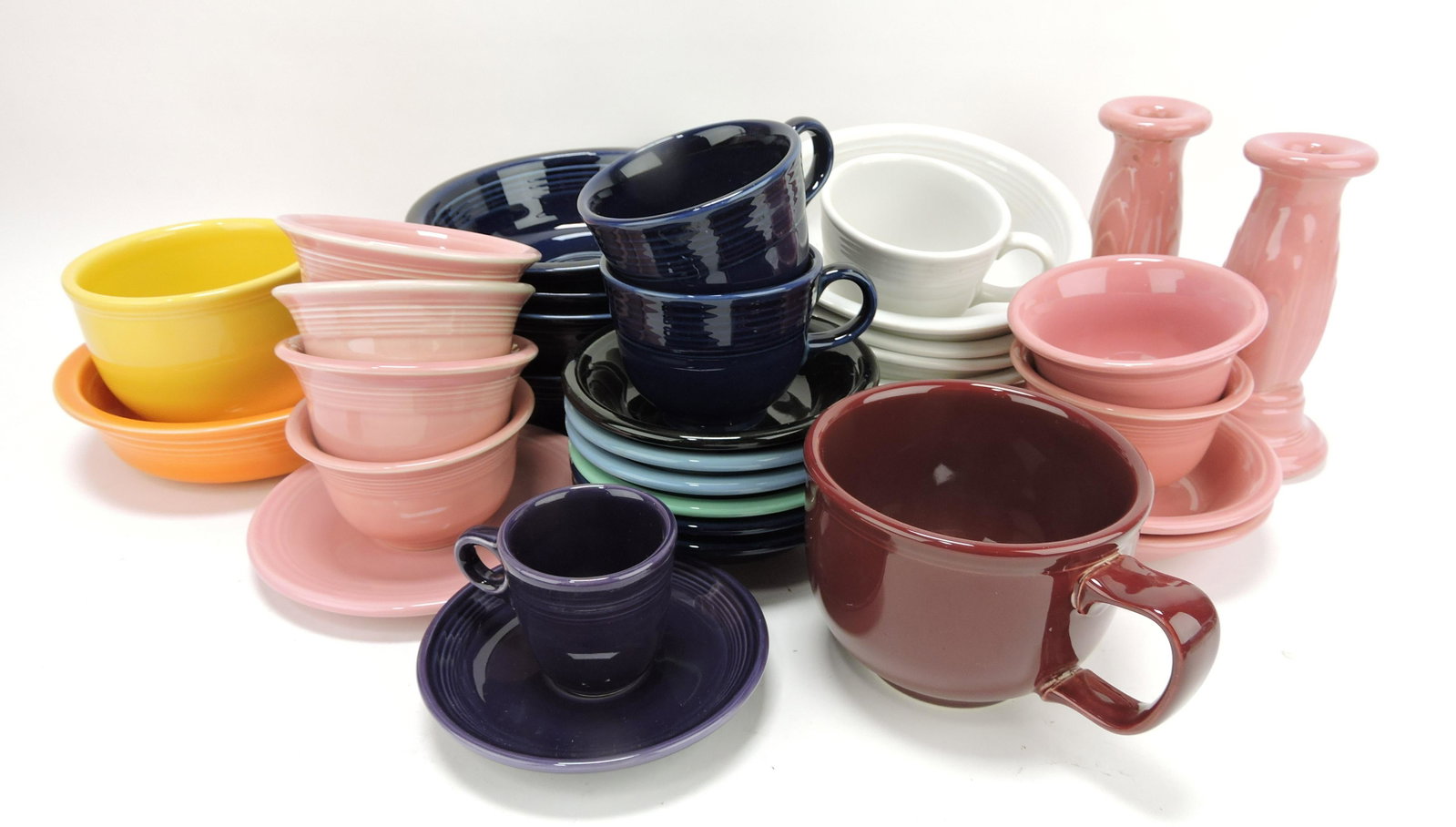 Fiesta Post 86 lot of 31 pieces: .