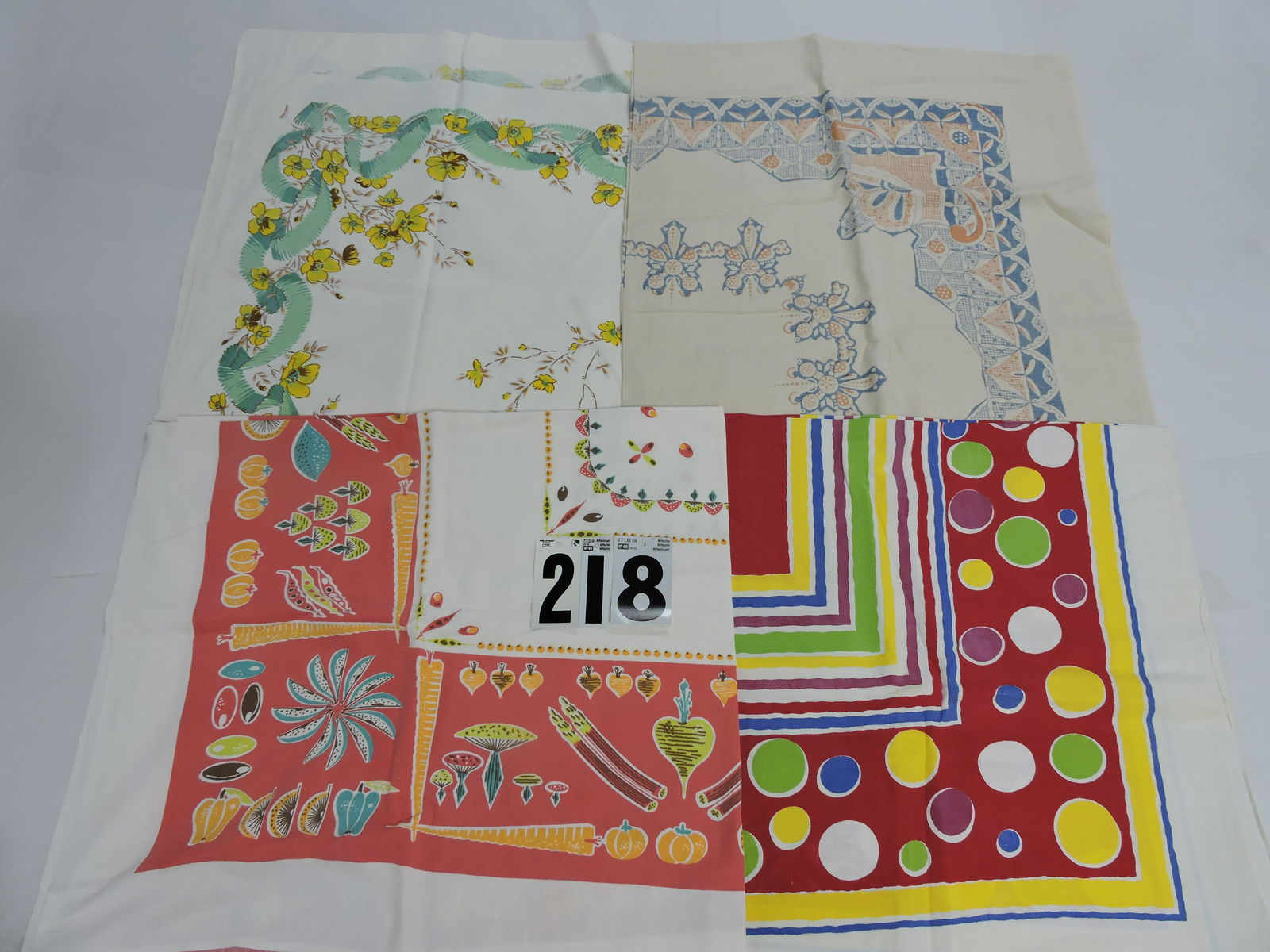 Lot of 4 vintage tablecloths (1 of 1)