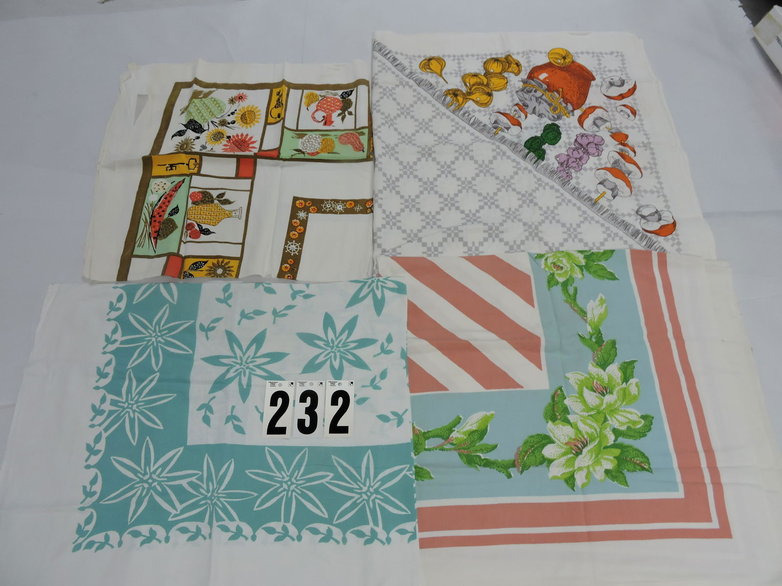 Lot of 4 vintage tablecloths (1 of 1)
