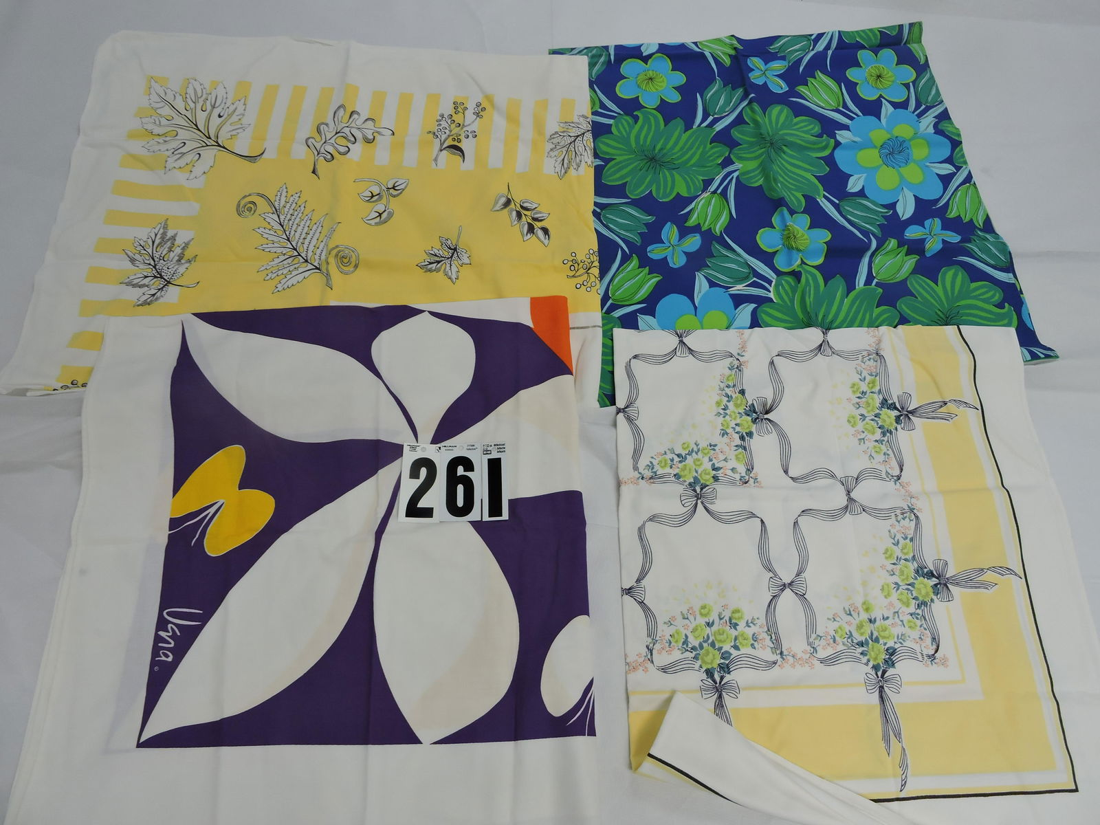 Lot of 4 vintage tablecloths: .