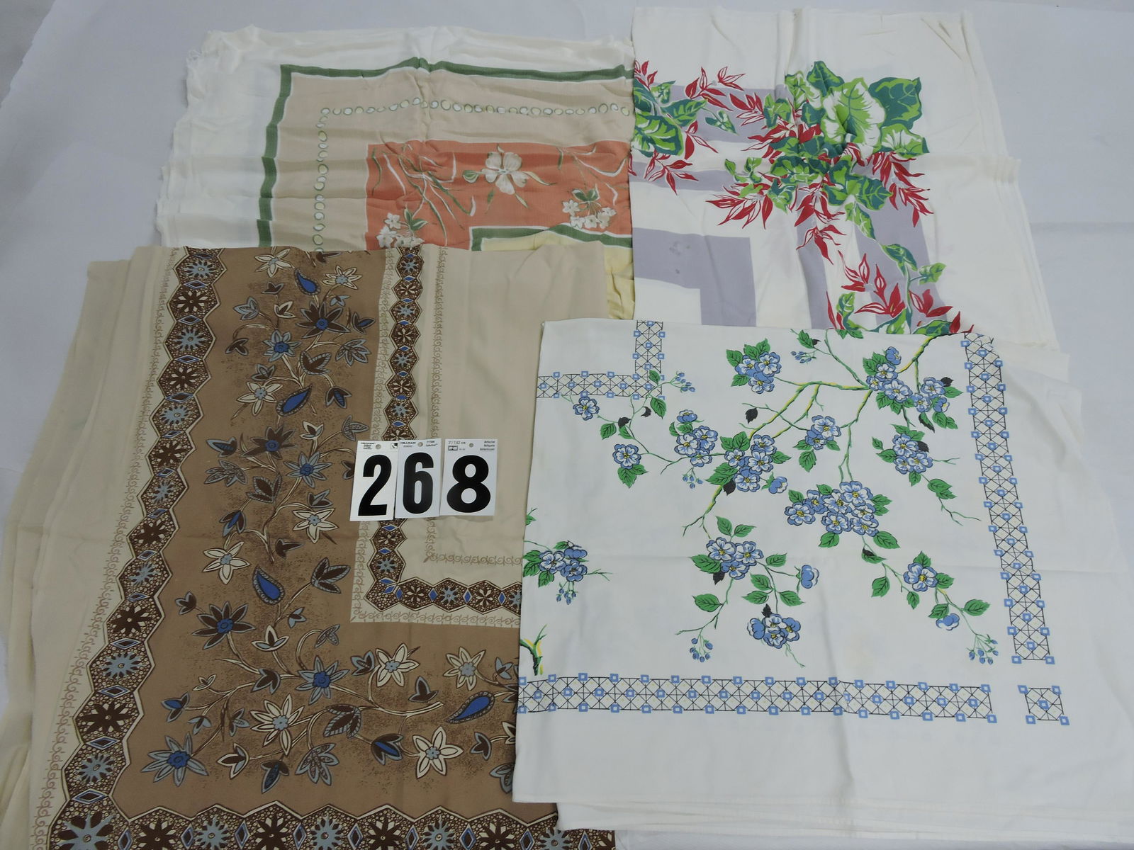 Lot of 4 vintage tablecloths (1 of 1)