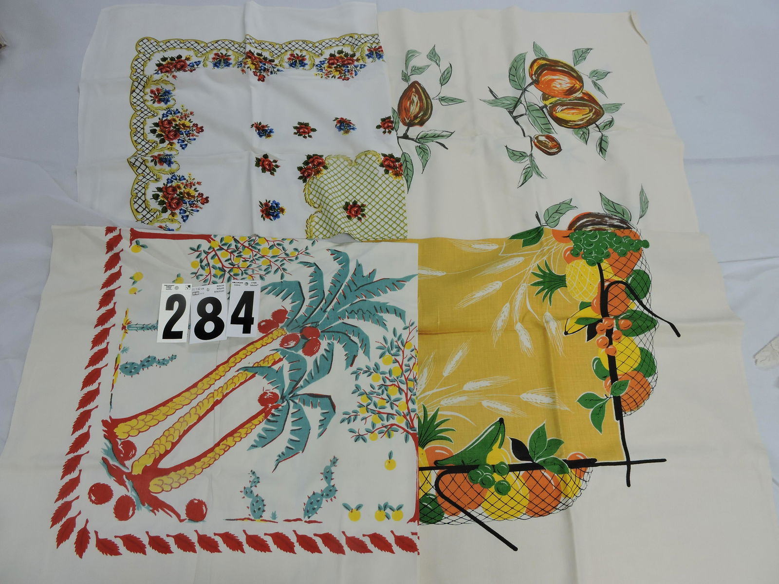 Lot of 4 vintage tablecloths (1 of 1)