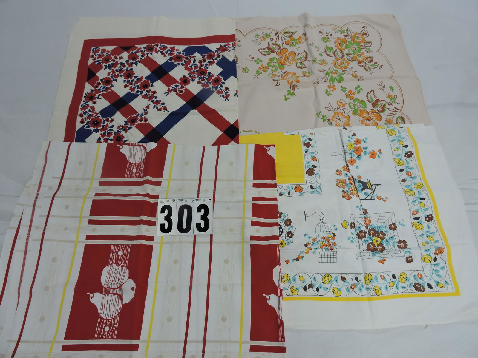 Lot of 4 vintage tablecloths: .