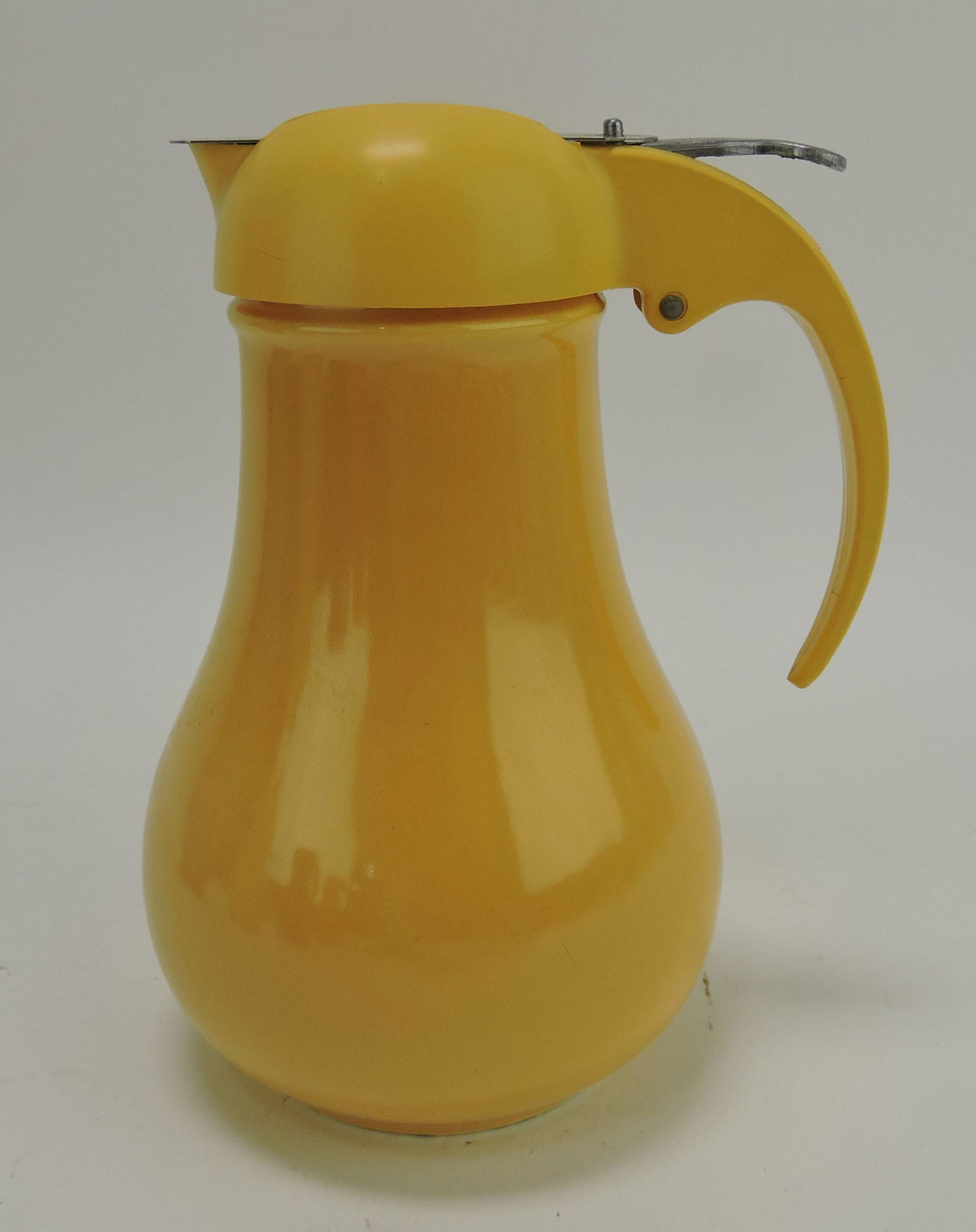 Fiesta syrup pitcher, yellow (1 of 1)
