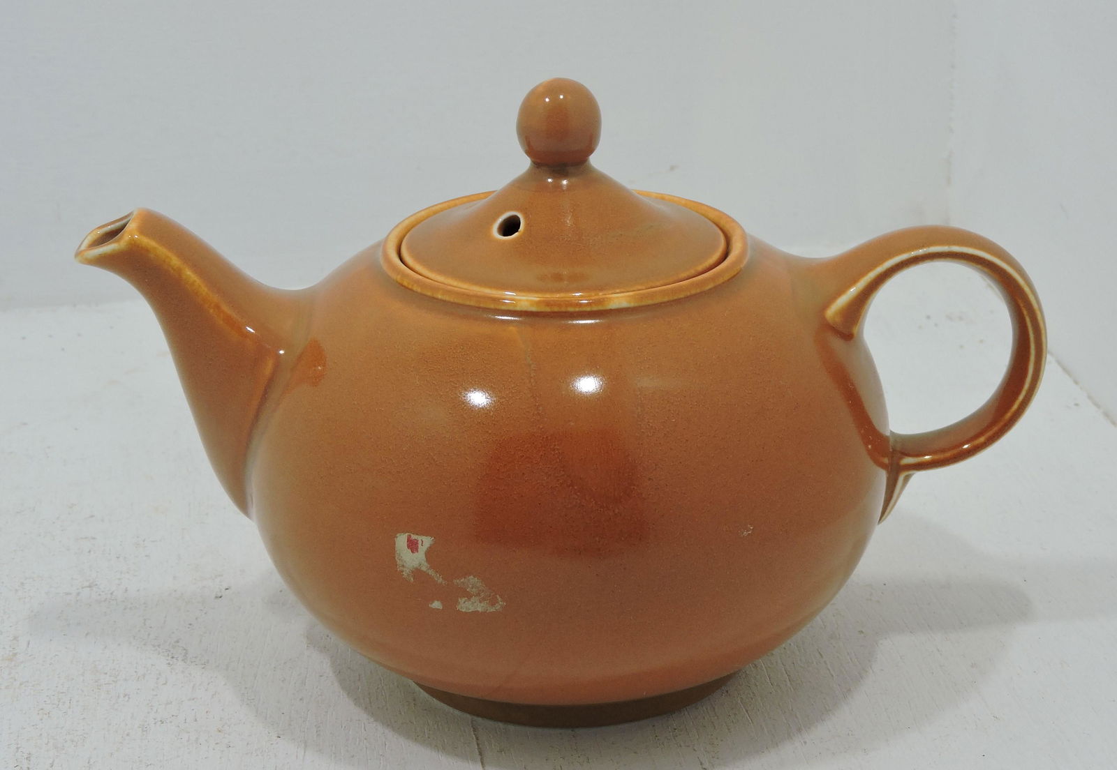 Hall China sample teapot dated 1952 (1 of 2)